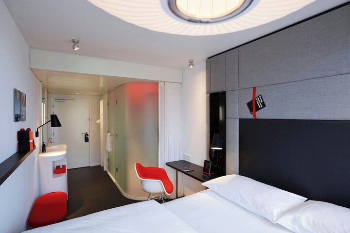 Room 20 of 53