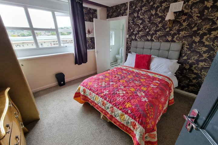 Room 2 of 15