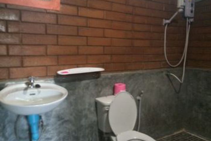 Room 6 of 35