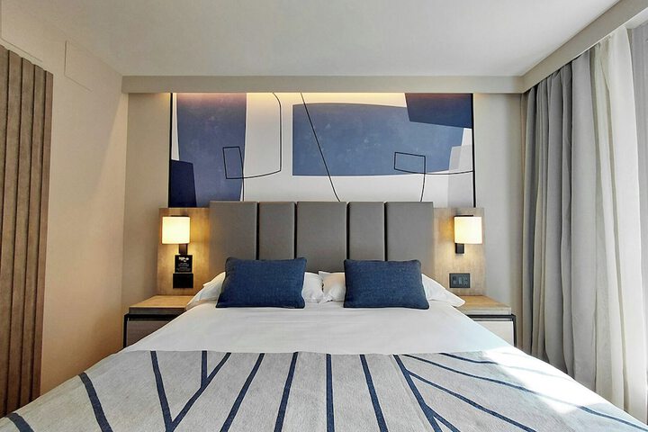 Room 16 of 30