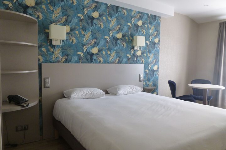 Room 17 of 48