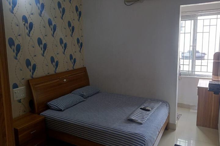 Room 8 of 14