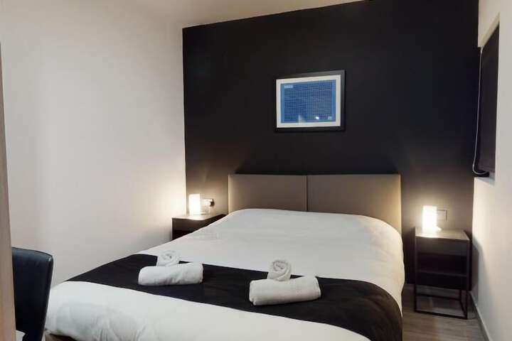 Room 5 of 65