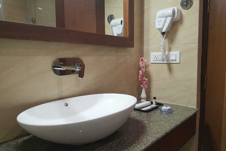Room 49 of 77