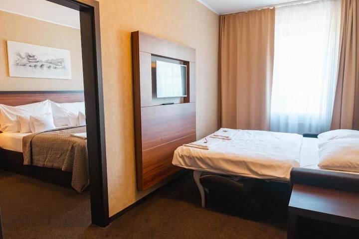 Room 10 of 46