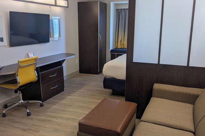 Room 17 of 26