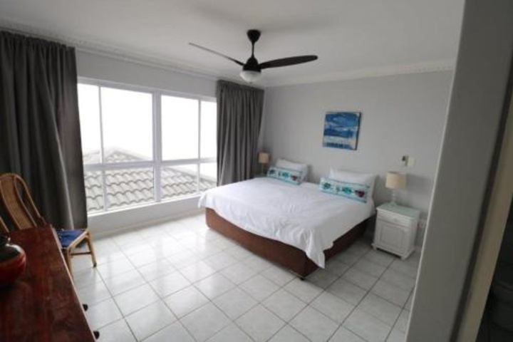 Room 6 of 9