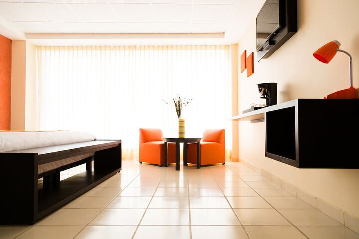 Room 3 of 47