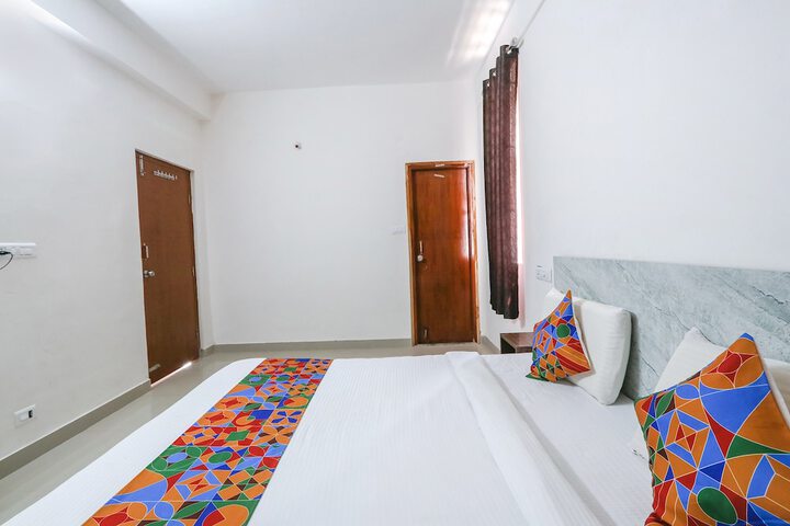 Room 12 of 27
