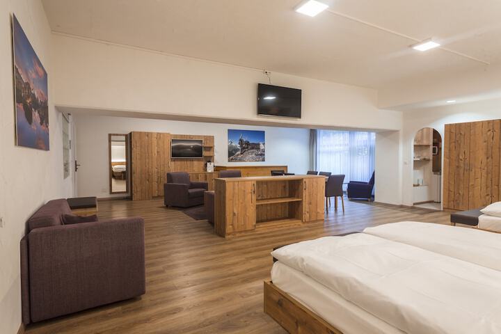 Room 3 of 36