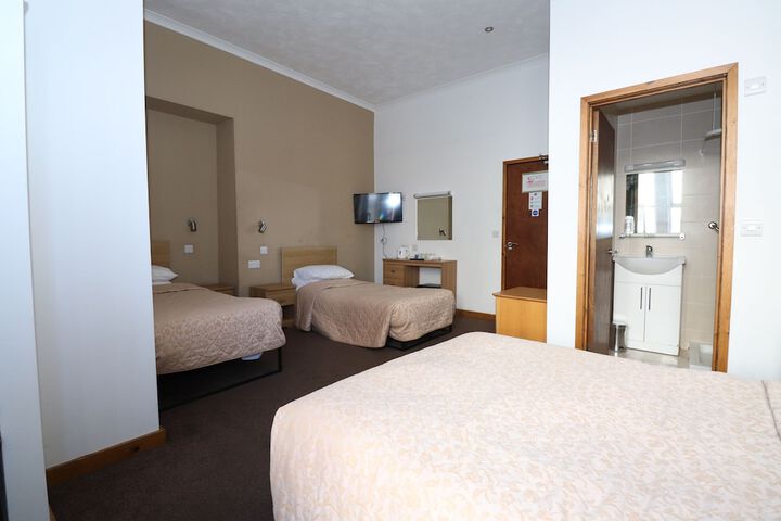 Room 7 of 34