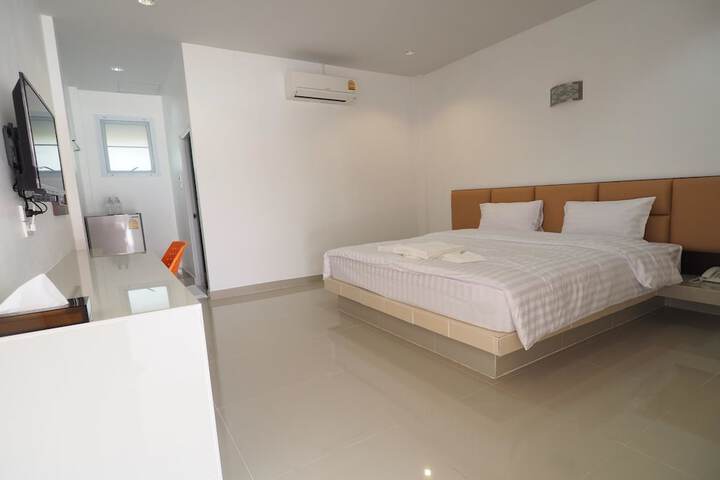 Room 8 of 35