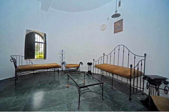Room 4 of 53