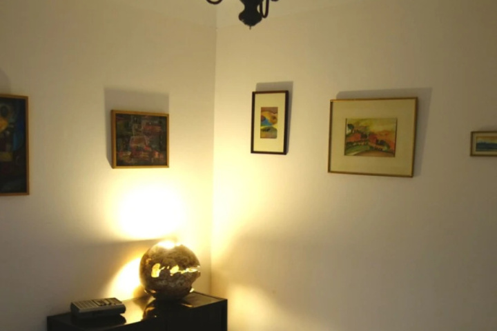 Room 6 of 17