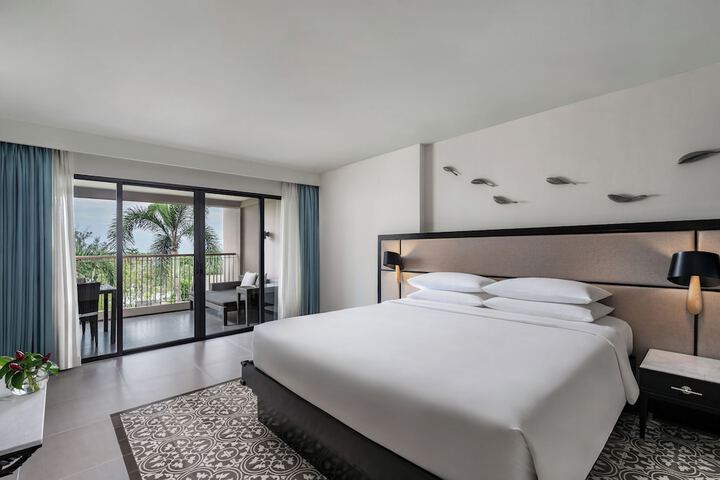 Room 46 of 185