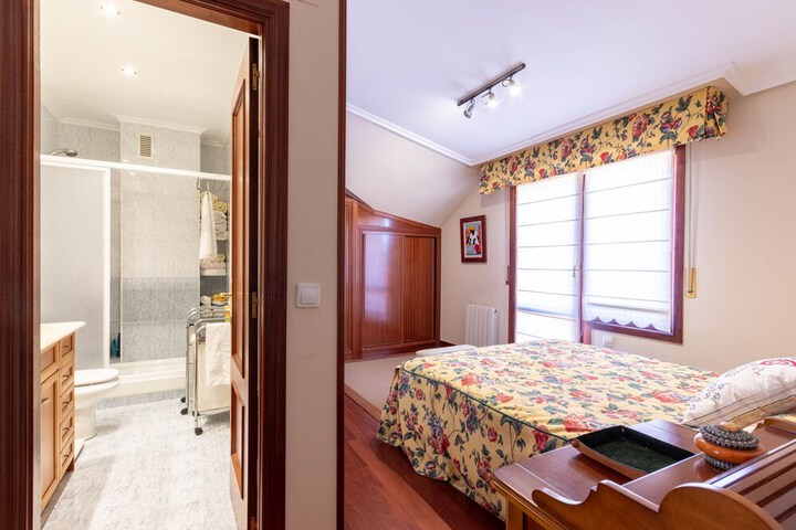 Room 6 of 26
