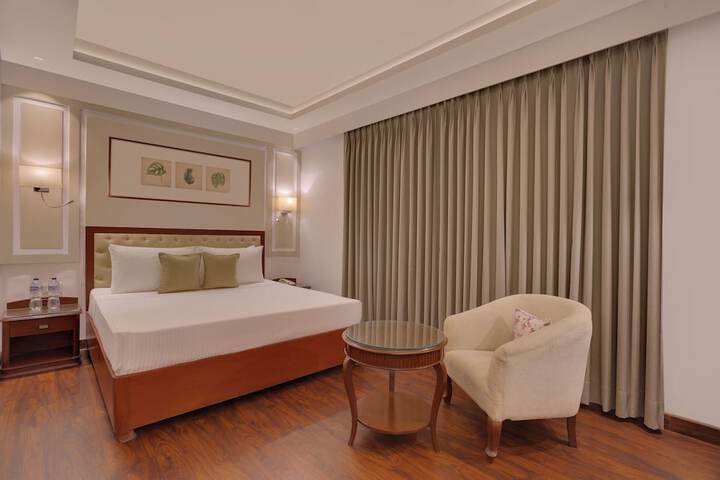 Room 33 of 72
