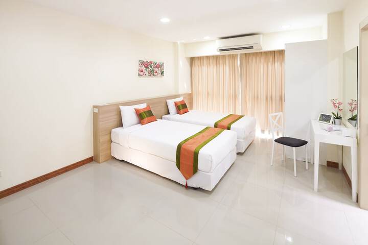 Room 6 of 86