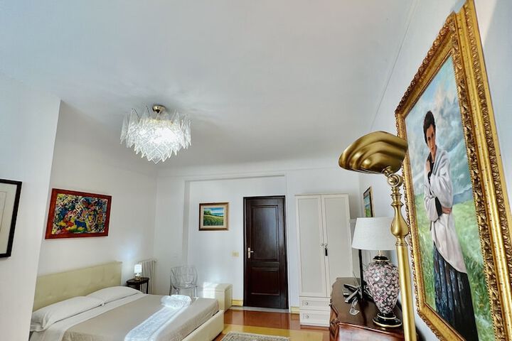 Room 50 of 83