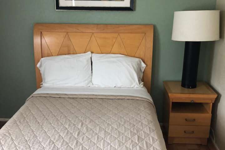 Room 15 of 37