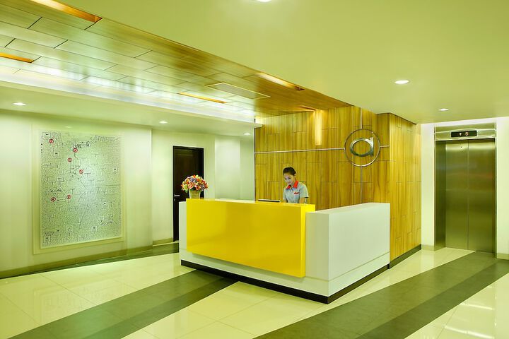 Entrance & Lobby