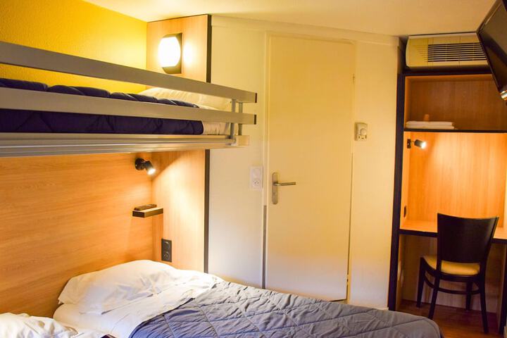 Room 12 of 29