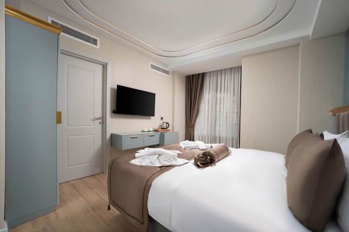Room 6 of 72