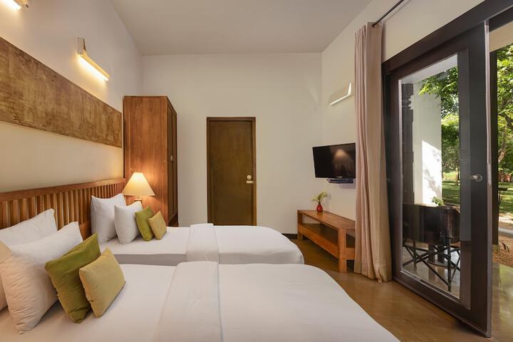 Room 3 of 52