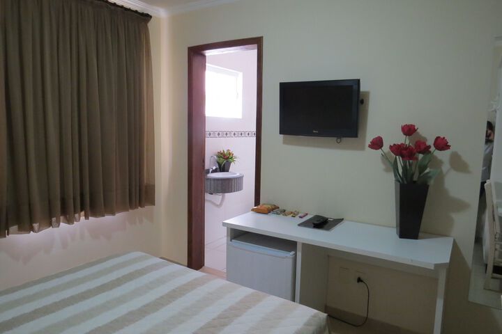 Room 6 of 7