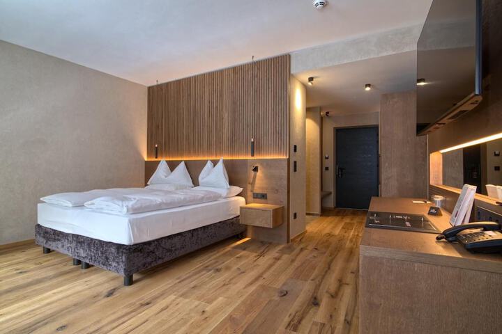 Room 11 of 65