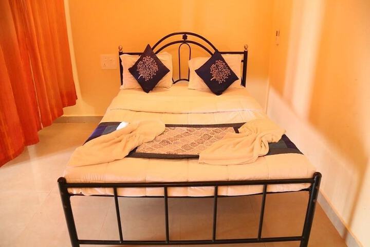 Room 4 of 5