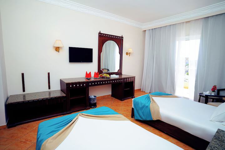 Room 18 of 110