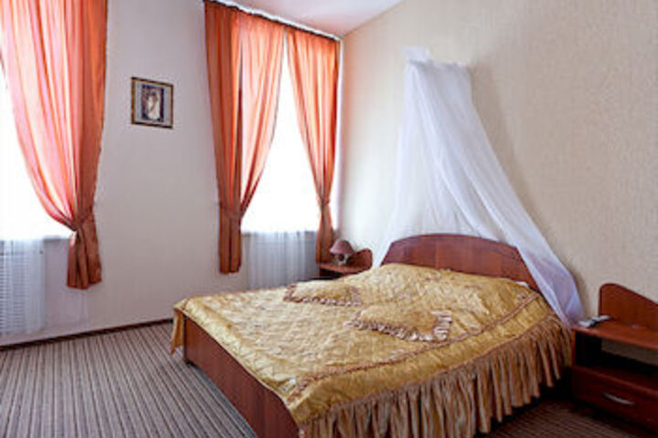 Room 5 of 13