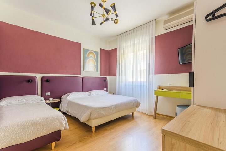 Room 76 of 241