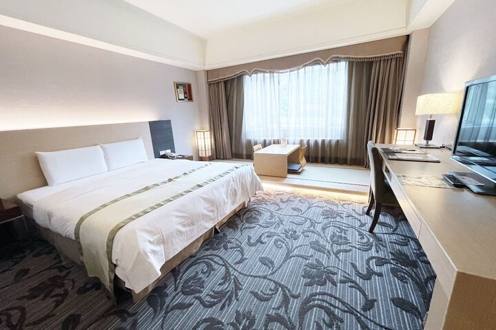 Room 36 of 90