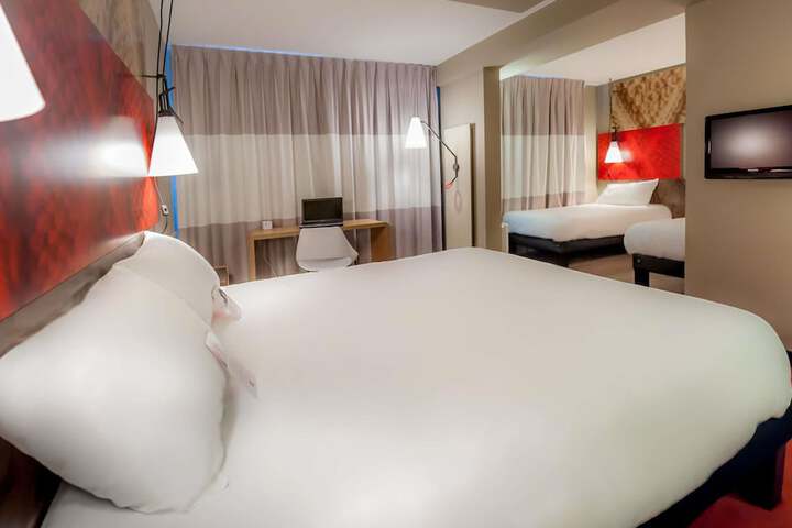 Room 25 of 65