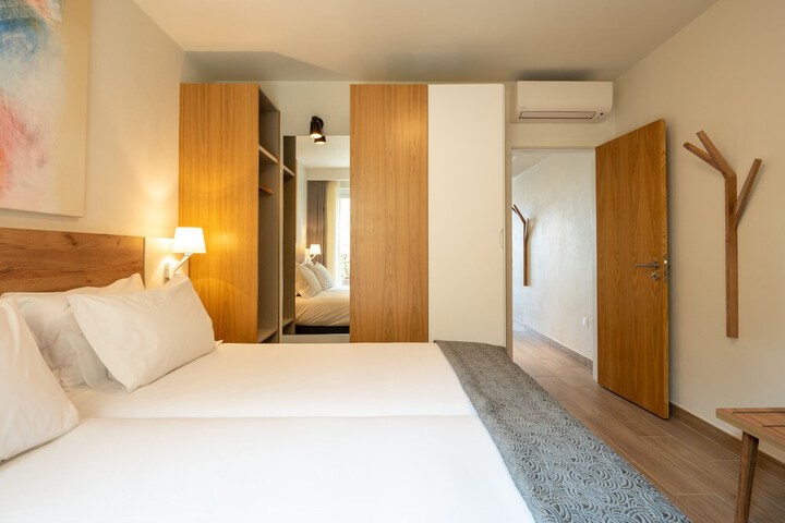Room 21 of 171