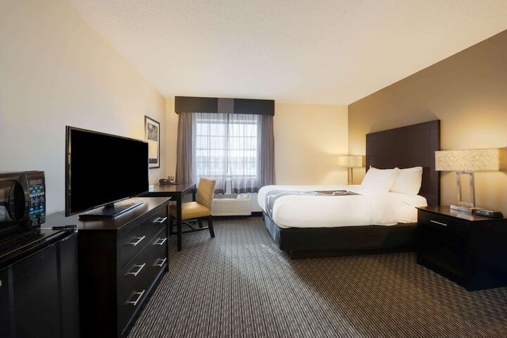 2 Double Beds (7 of 13)