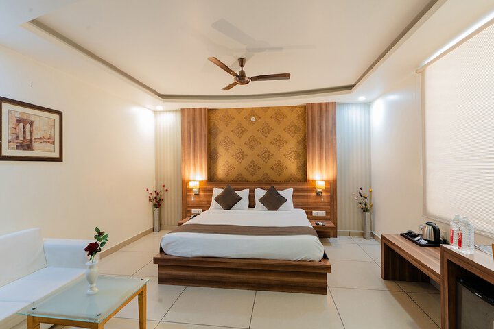 Room 16 of 36