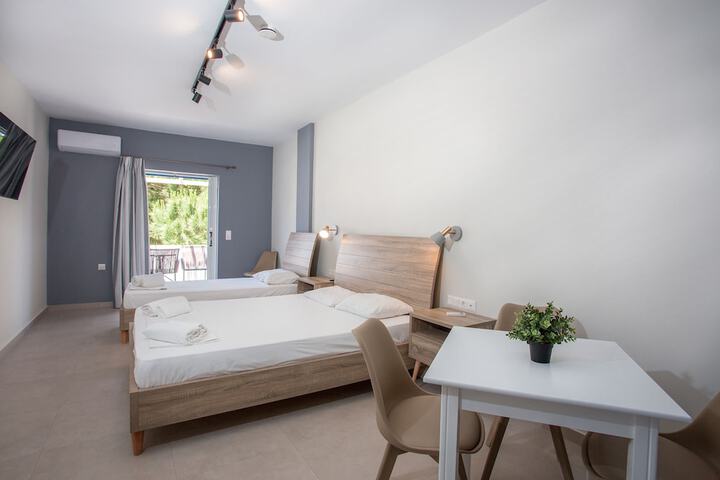 Room 9 of 29