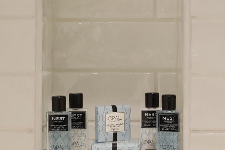 Bathroom amenities