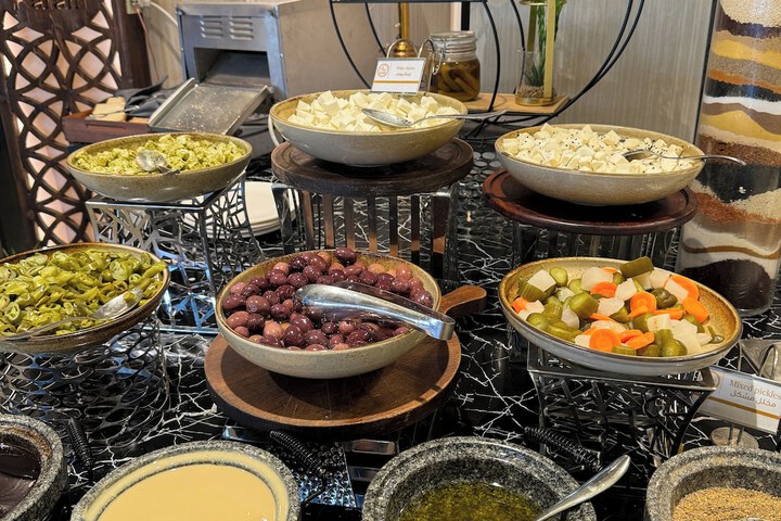 Dining 40 of 58