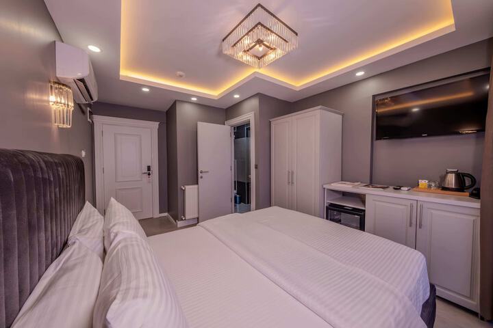 Room 5 of 27