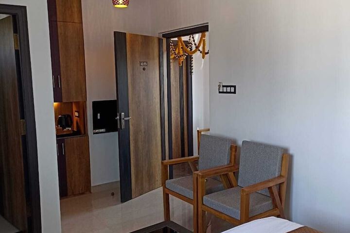 Room 9 of 31