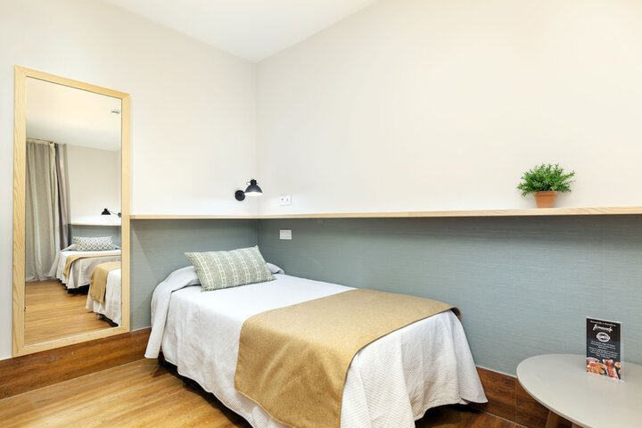 Room 8 of 49