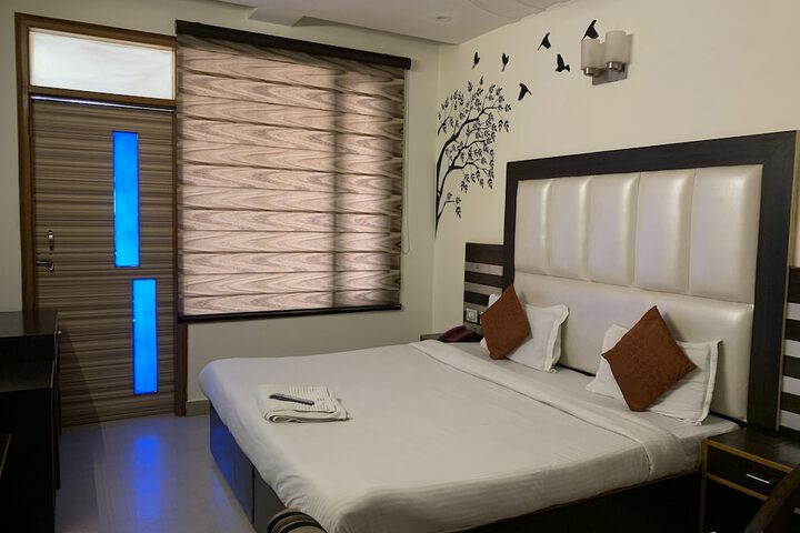 Room 44 of 55