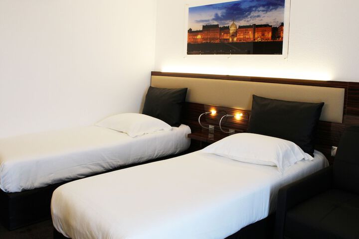 Room 20 of 155