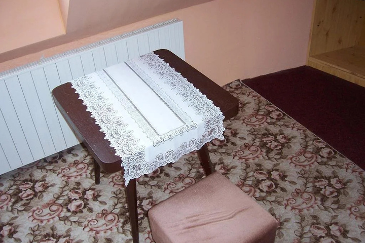 Room 4 of 14