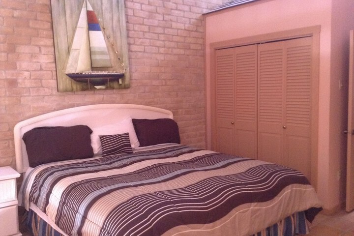 Room 2 of 21