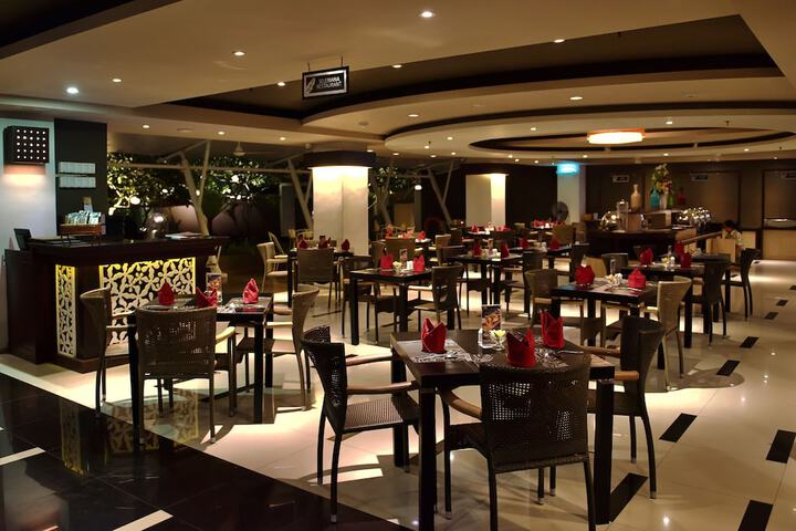 Dining 47 of 66